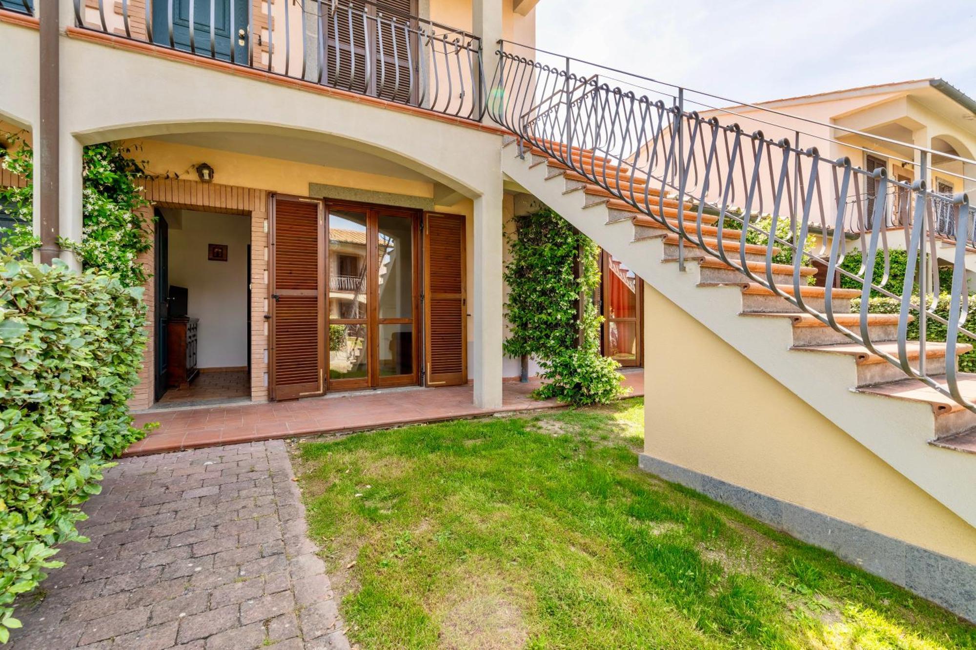 Isa - Residence With Swimming Pool In Sorano, Apartments With Air Conditioning And Private Outdoor Area Dış mekan fotoğraf